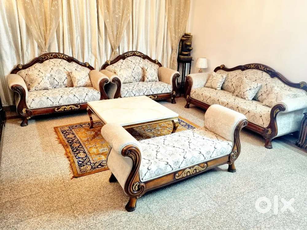 Moving out of India!Exclusive sale of house furniture and decor items