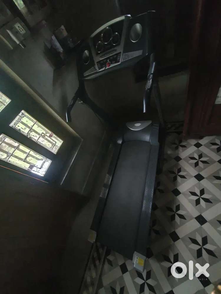 Pro Bodyline automatic walker with incline decline facility