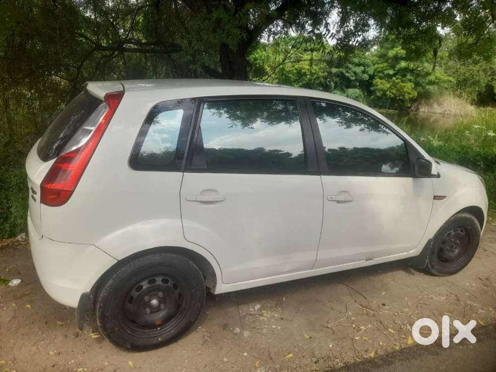 NEW BRIDGESTONE TYRE,INSURANCE CURRENT,SERVICE RECORD,