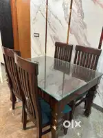 4 Seater Dining Set Available
