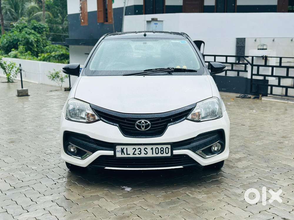 Toyota Etios Liva VX Dual Tone, 2019, Petrol