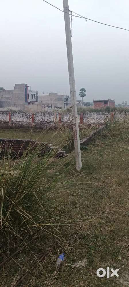 गोरखपुर मेडिकल रोड कबाड़ी रोड मैन रोड से 300mआवासी प्लाट है