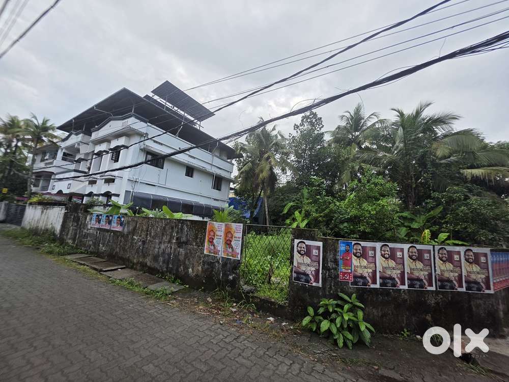 CORNER PLOT FOR SALE NEAR STADIUM JUST  at 15.50  LAKH