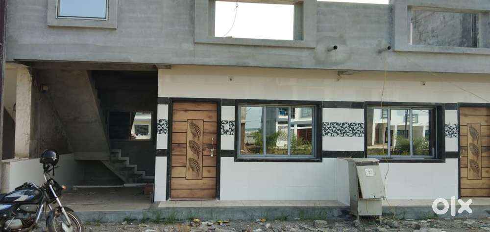Raw house 21 x 40 @ Kamrej Ground floor only