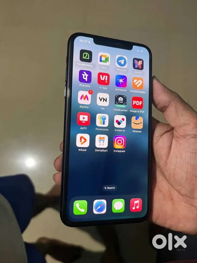 I phone 11 pro max 256gb