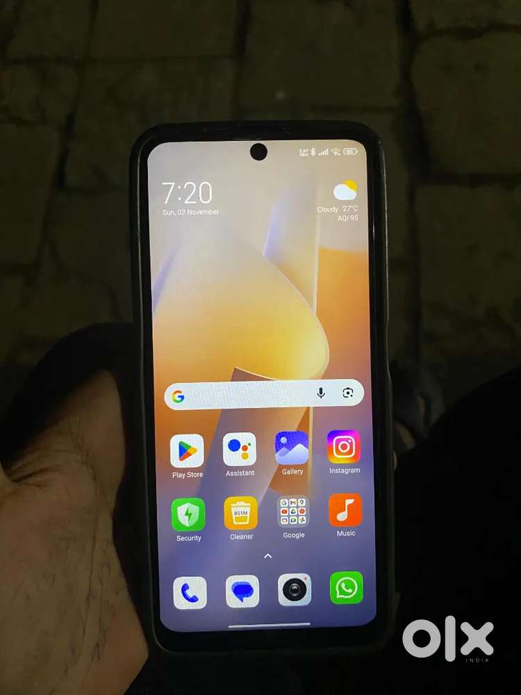 Redmi Note 11 , 6gb Ram 64gb interbal store.