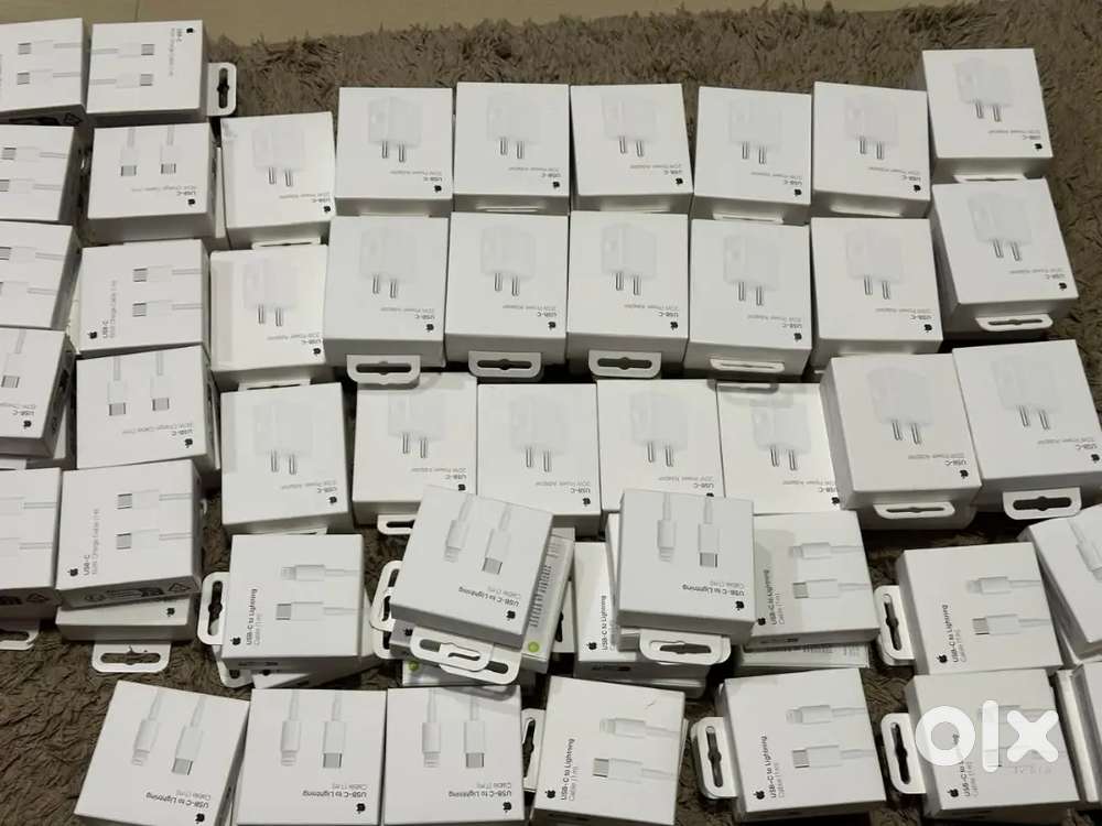 I PHONE 100% ORIGINAL ADAPTER AND CABLE (CHARGER)