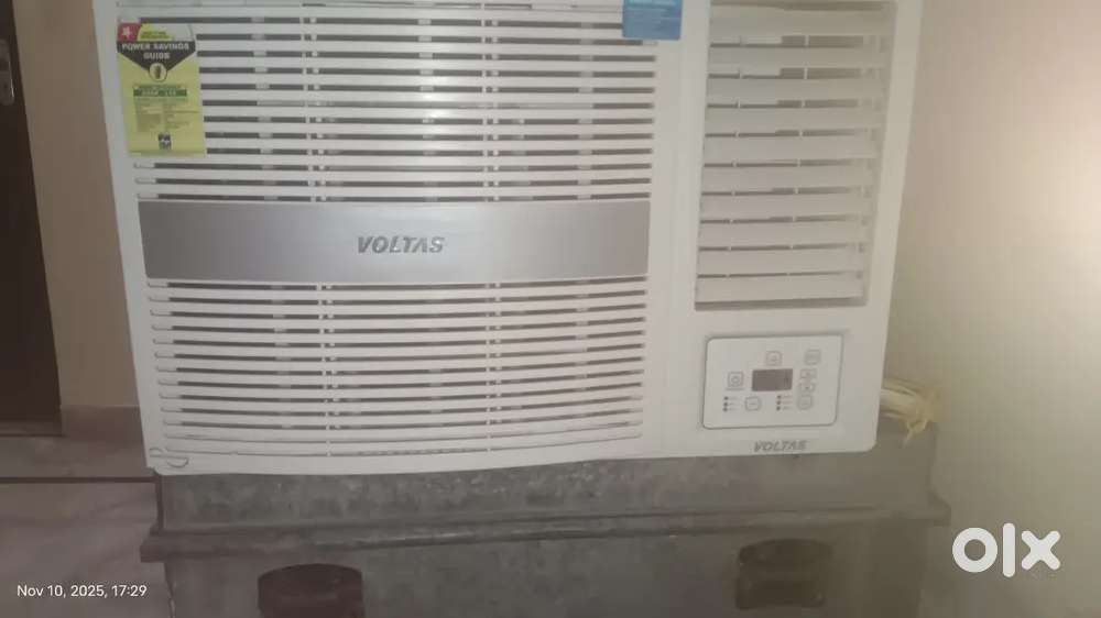 Six months old Window AC 1.5 ton