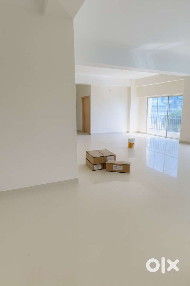 4bhk Semi Furnished Flat at Valencia Apartments for rent