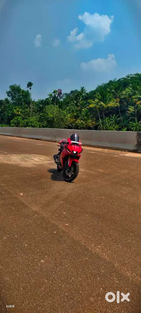 Neat condition R15 V4