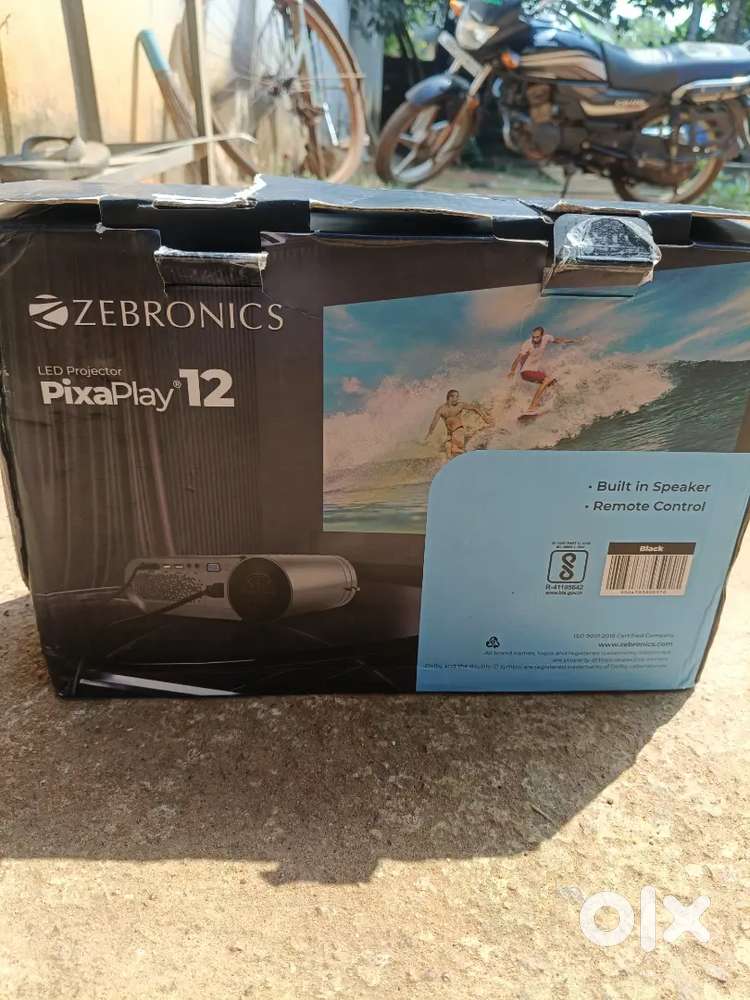 Zebronics pixeplay 12 projecter