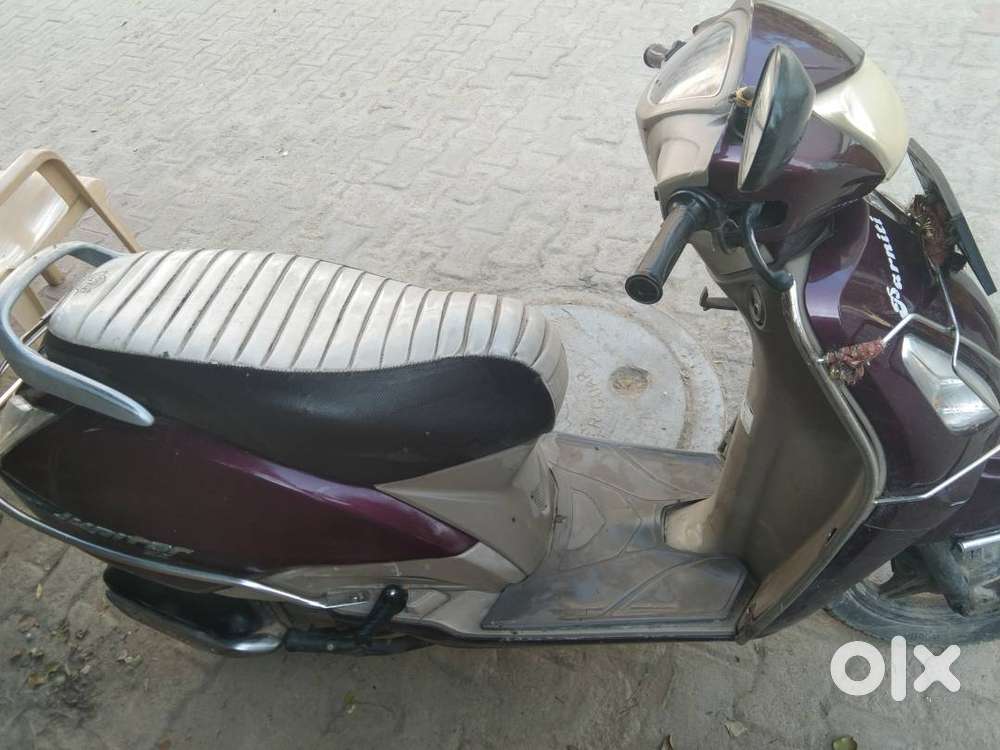 Tvs jupiter zx royal wine colour