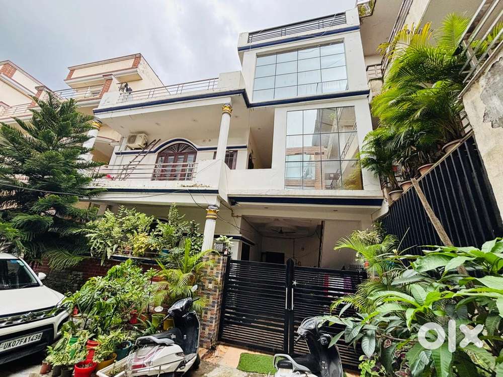 174 sq. yard well maintained independent house @ Priyalok Col, GMS Rd.