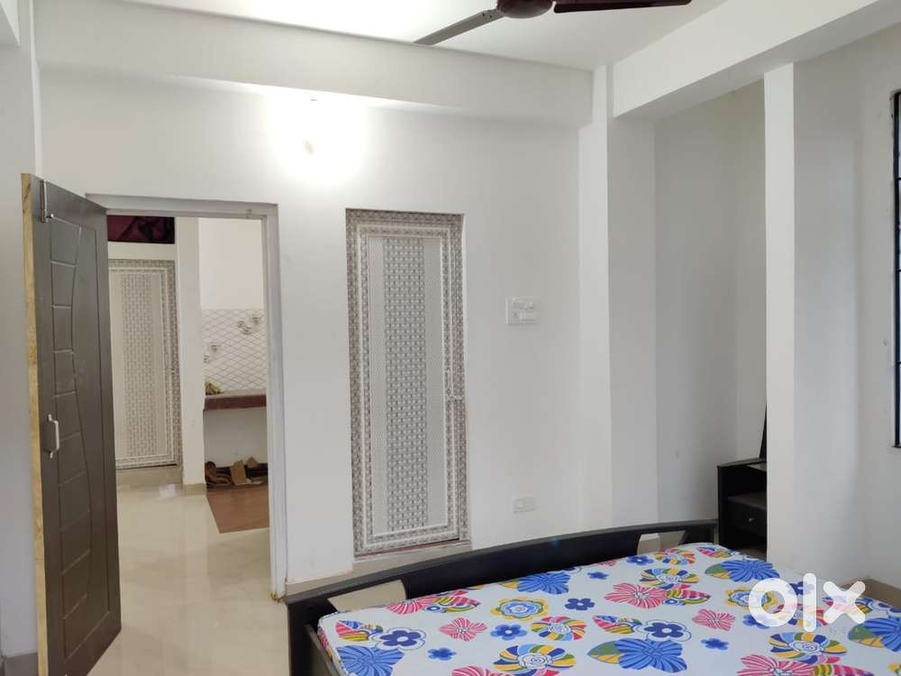 3bhk flat/ building sixmile area