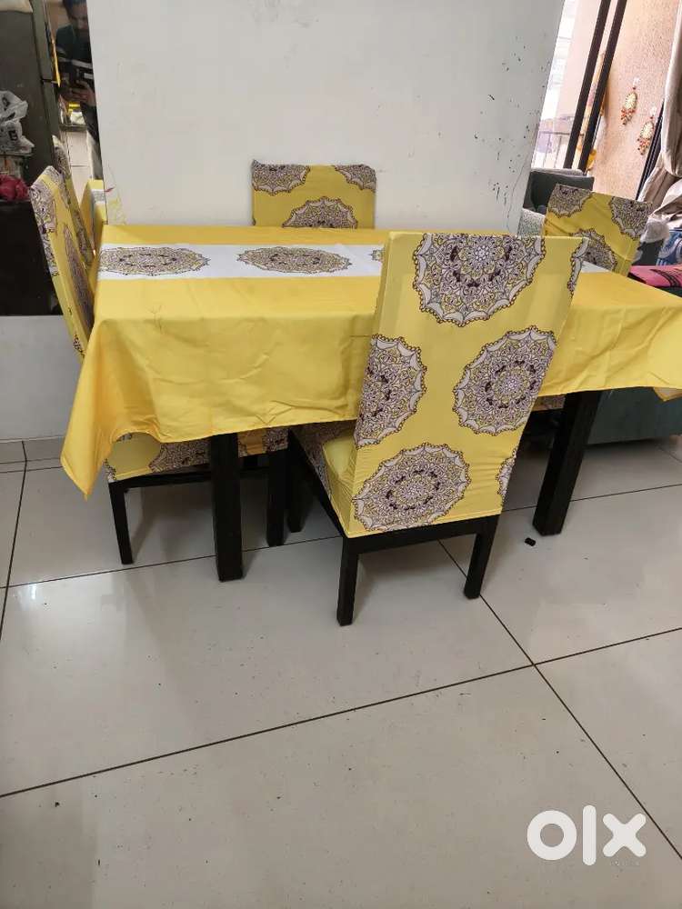 4 Seater Glass Top Dining Table with Solid Wood Chairs  Black Finish