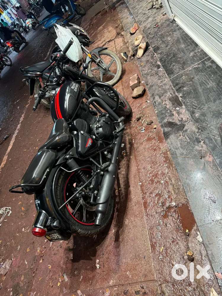 Bullet classic 350reborn stealth black edition