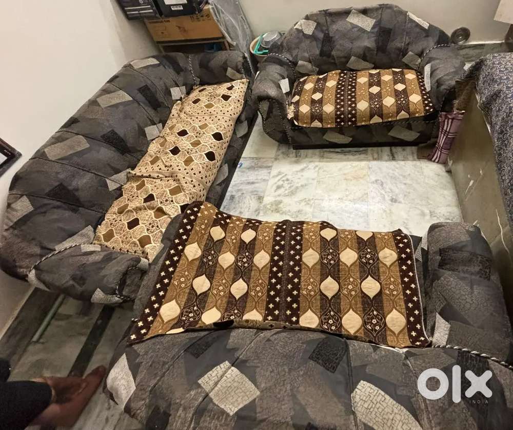 sofa and center table set