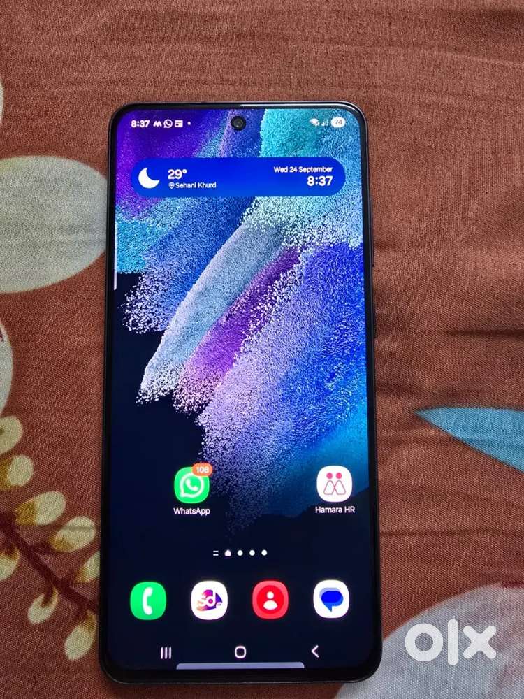 Samsung s21 fe 256 gb in good condition 2.5 years old