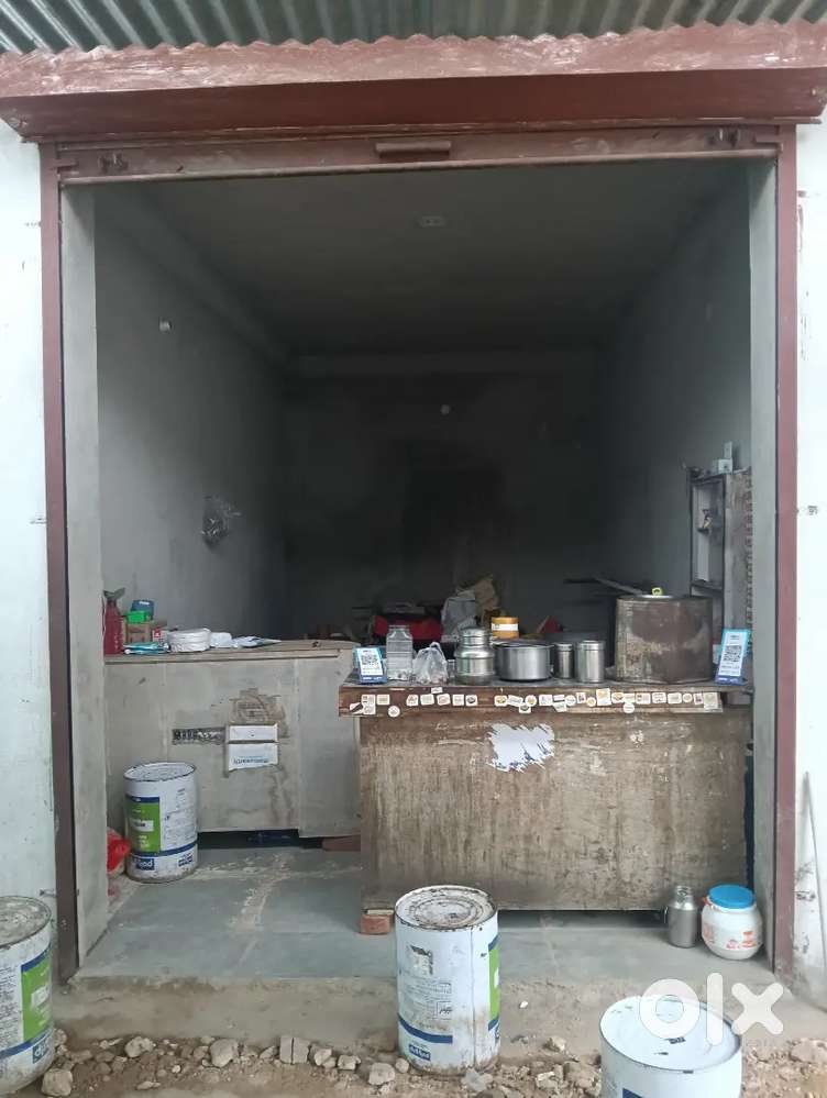 20*10 ki Dukan fir Rent