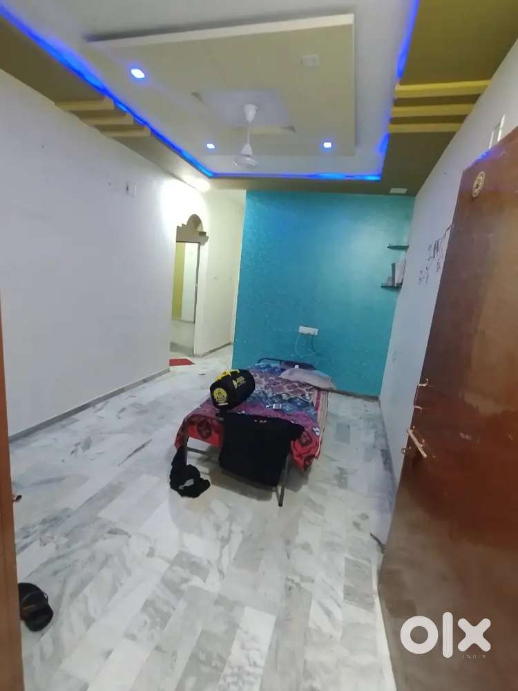 2BHK Flat – 2 Roommates Needed  ₹5000/Month