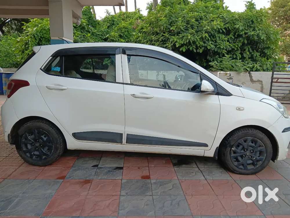 Hyundai Grand i10 2014 Petrol 92000 Km Driven