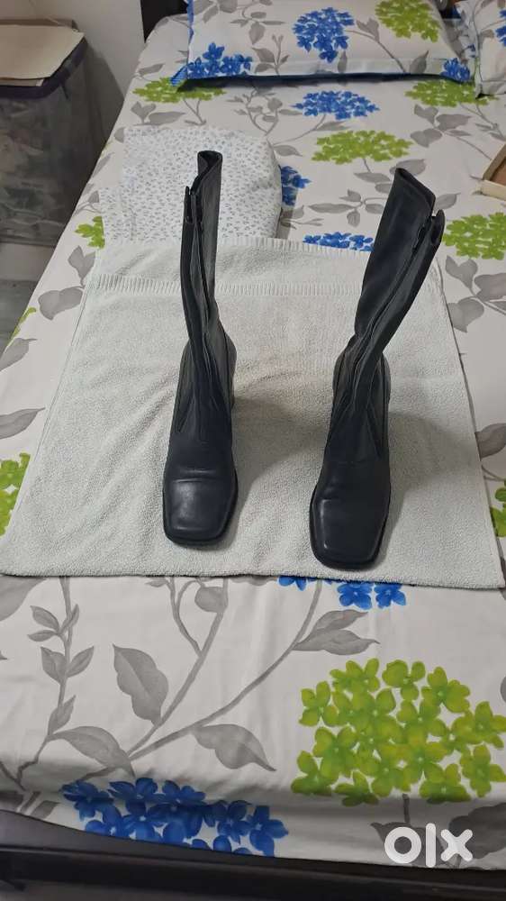 Imported Ladies leather boots by faith