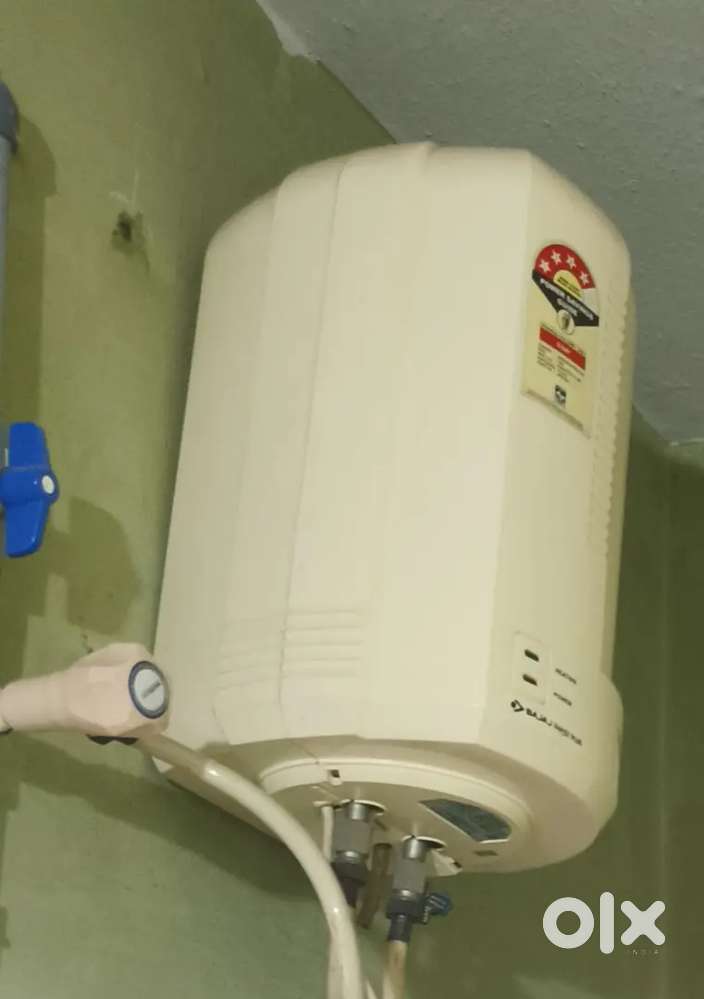 Bajaj water heater 10L good condition currently working