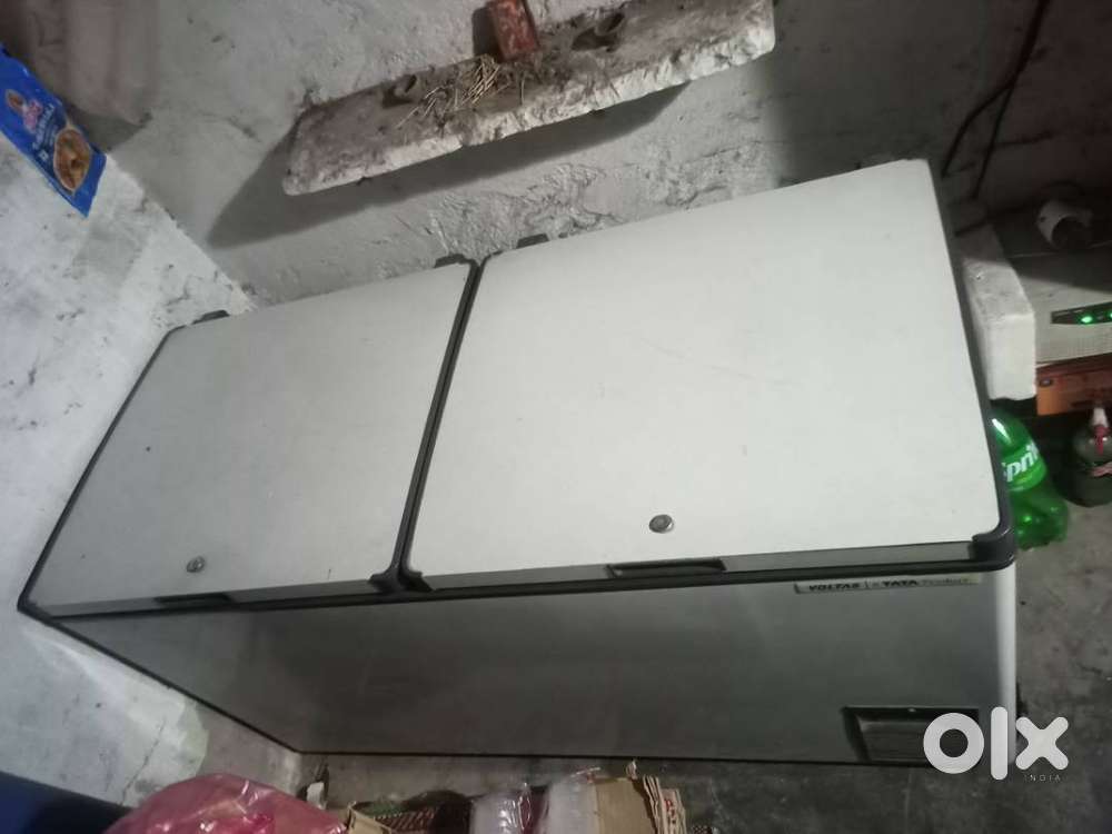 Double door D fridge, make