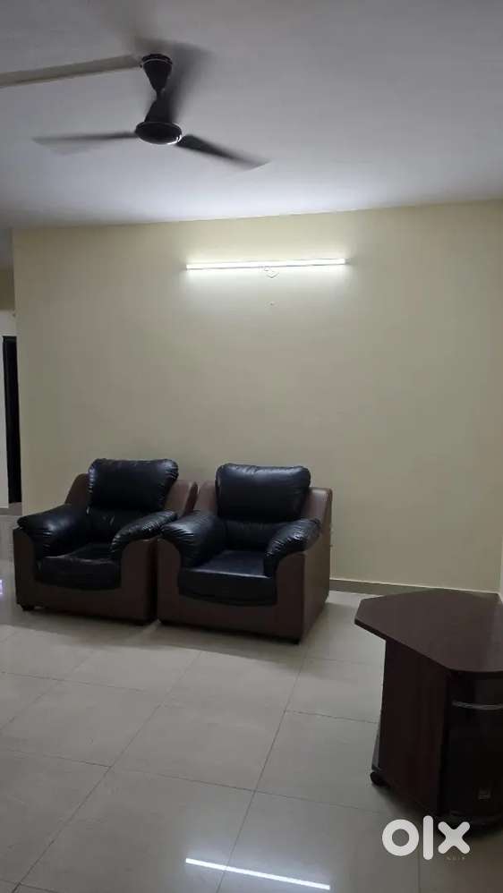 2bhk flat for rent with good ventilation and spacious rooms