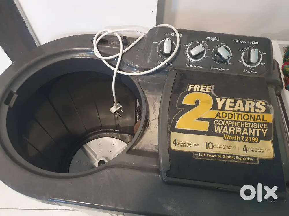 Whirlpool waching machine 7.5kg semi automatic