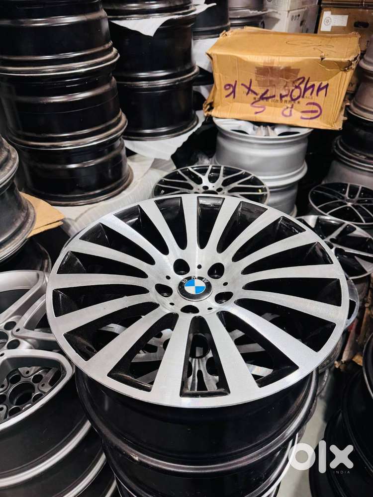 BMW ALLOY WHEELS 19 INCHES (ALMOST NEW CONDITION)