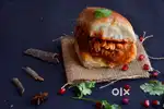 Dabeli vadapav karigar