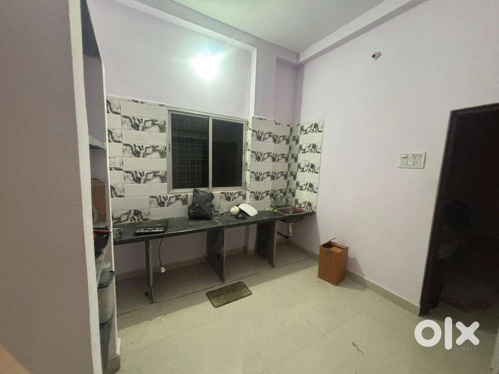 Need a female flatmate on urgently