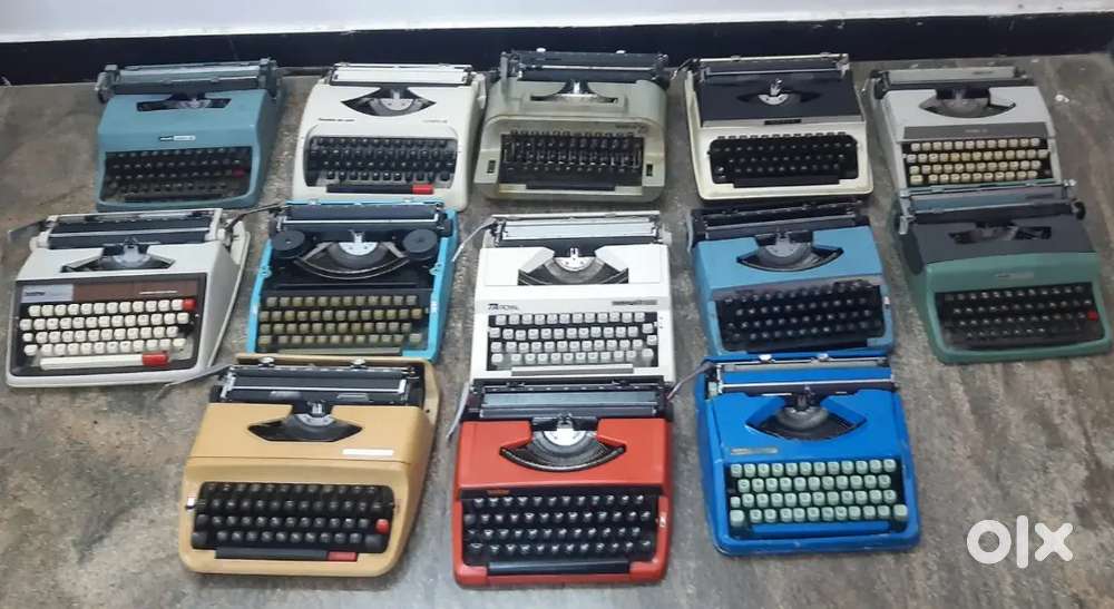 Antique Portable Typewriter Machine for sale