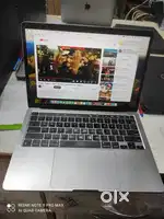 Macbook Pro i7 2019 Retina TouchBar Space grey 16 Screen