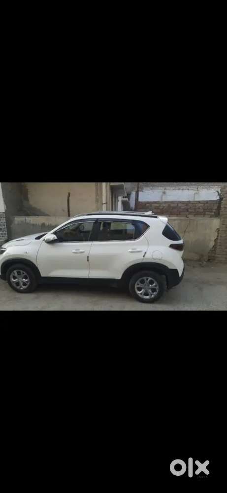Kia Sonet 2022 Diesel excellent, first owner, zero dep insurance.
