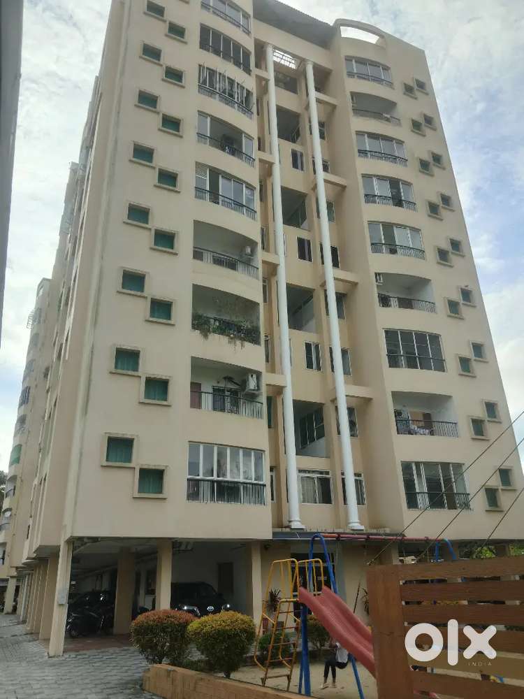 2 BHK FLAT FAMILY TRIPUNITHURA nr VADEKEKOTA-NSS SCHOOL LIFT BKUPS