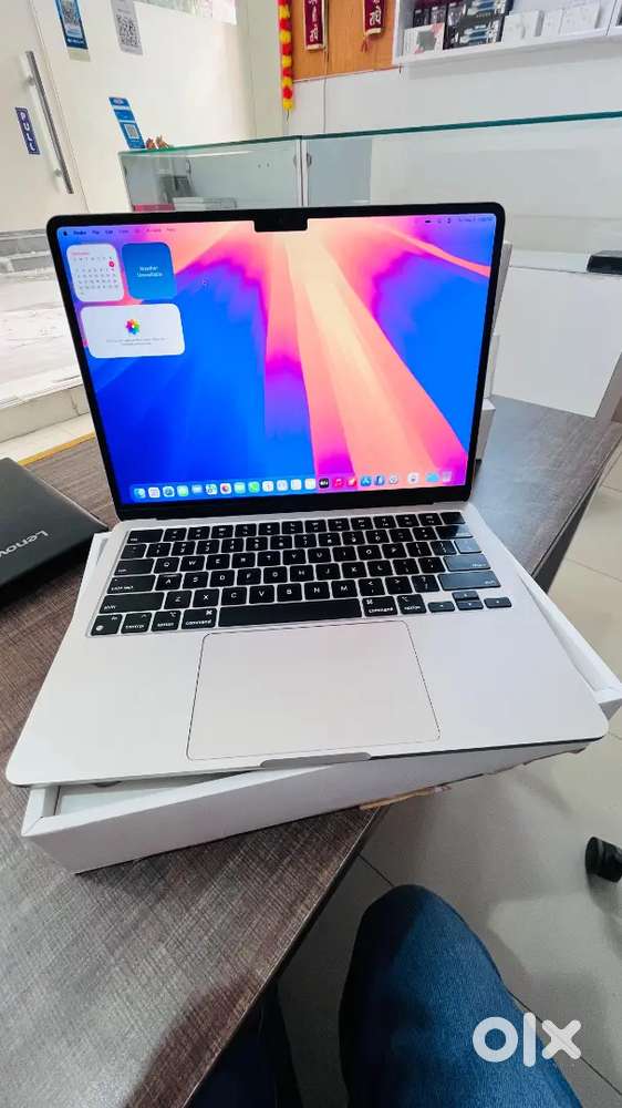 MacBook Air M3 Chip 16gb 512gb ssd