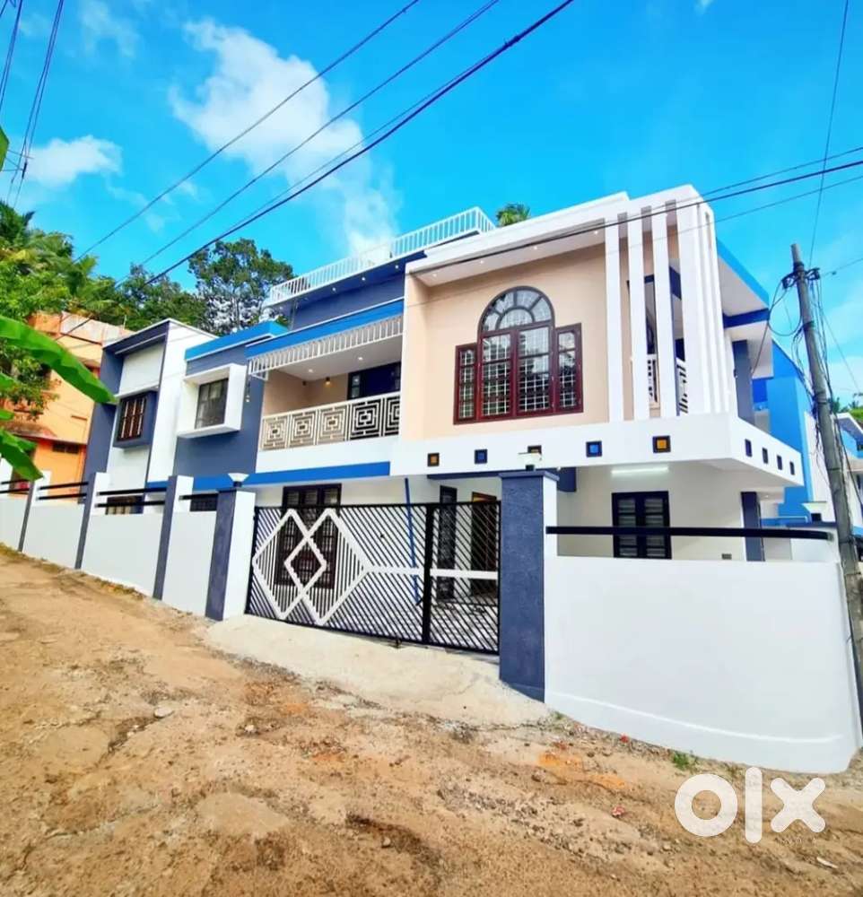 മുണ്ടൂർ ജംഗ്ഷനിൽ നിന്ന് രണ്ടുമിനിറ്റ് ദൂരത്തിൽ customized വില്ലുകൾ