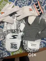 SS NEW KEEPING GLOVES & INNER GLOVES FOR SALE. NOT USED