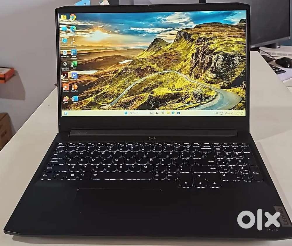 Lenovo Gaming 3

Ryzen 5 5500H
8 GB DDR4 
512 GB SSD M.2 NVME