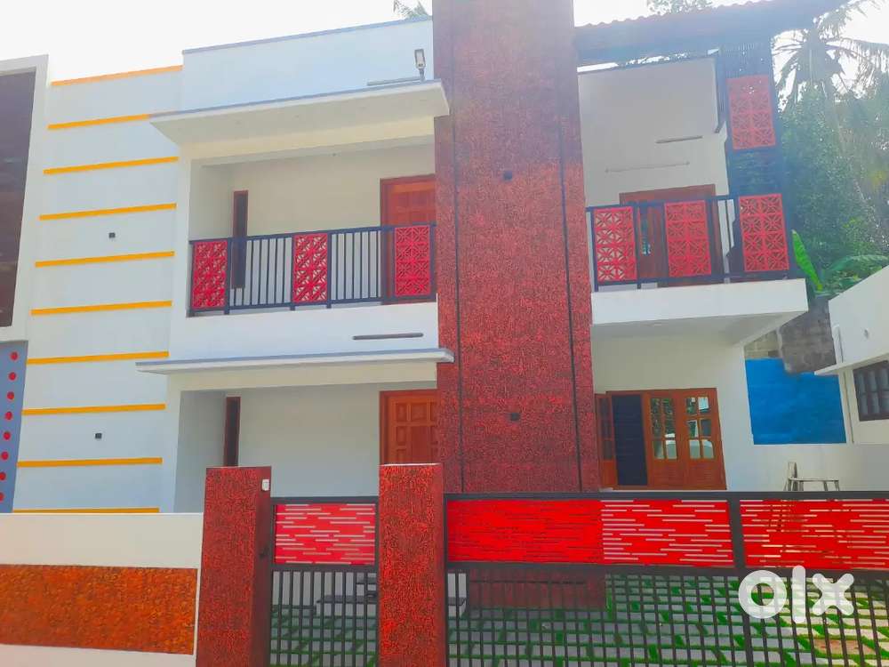 പാപ്പനംകോട് മലയം  പുതിയ ഇരുനില വീട്