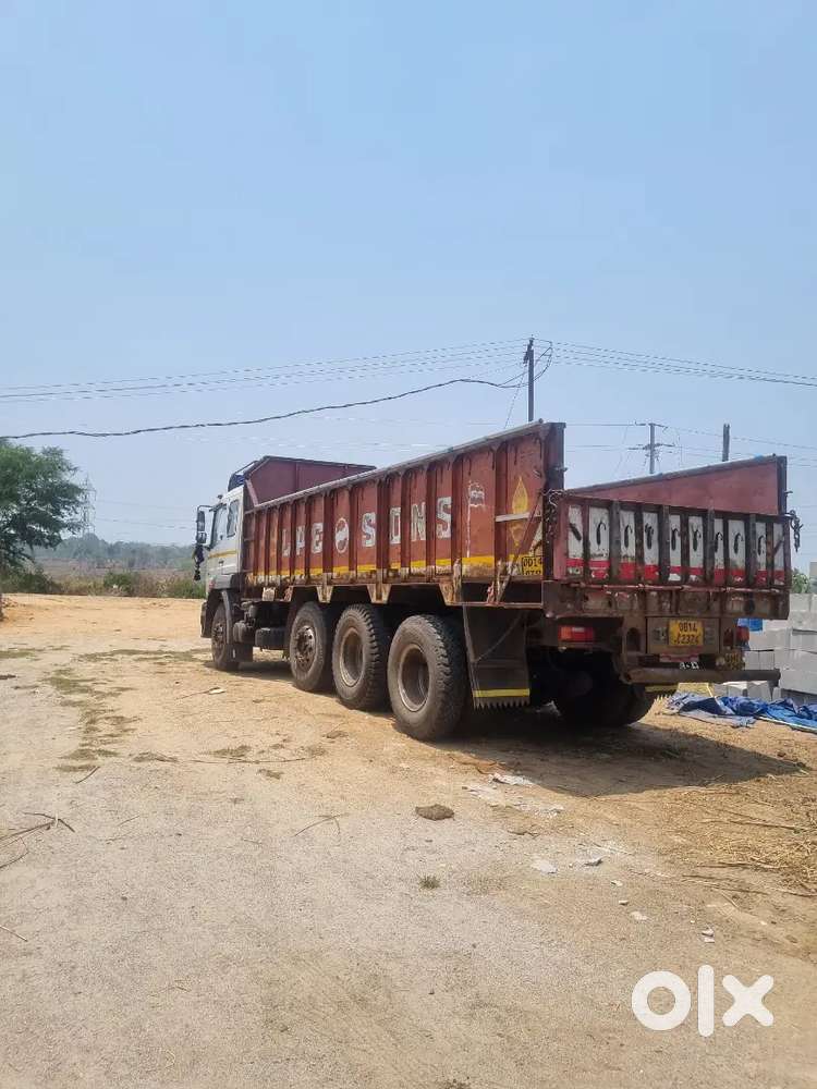 12 wheeler bharatbenz