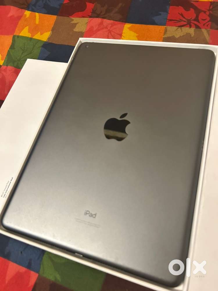 Scratchless ipad 9th gen with pencil, bill, box, case