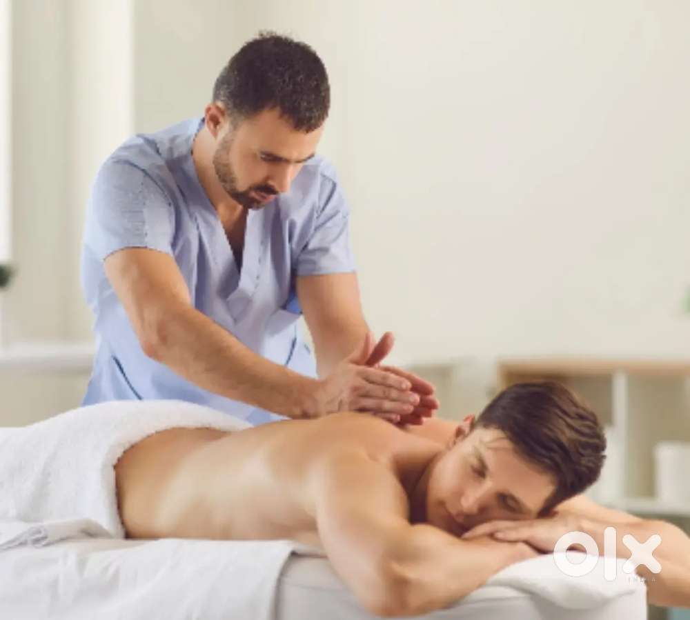 Male therapist  ( reception )  vacancy available