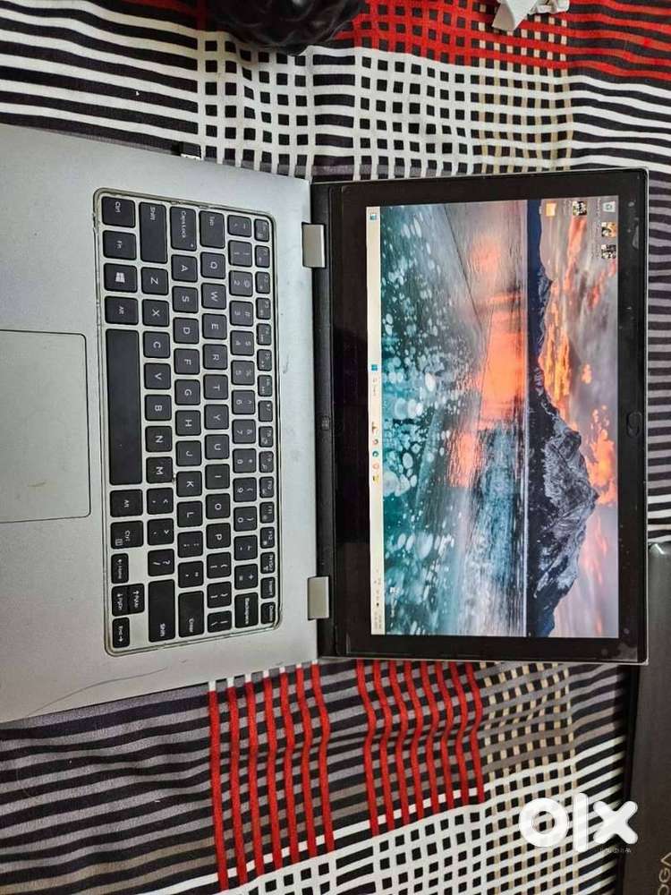 Dell Inspiron 7359- 13inch 2-in-1 Touch, intel i7, 256gb SSD, 8gb RAM