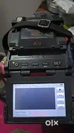 Fiber splicing machine