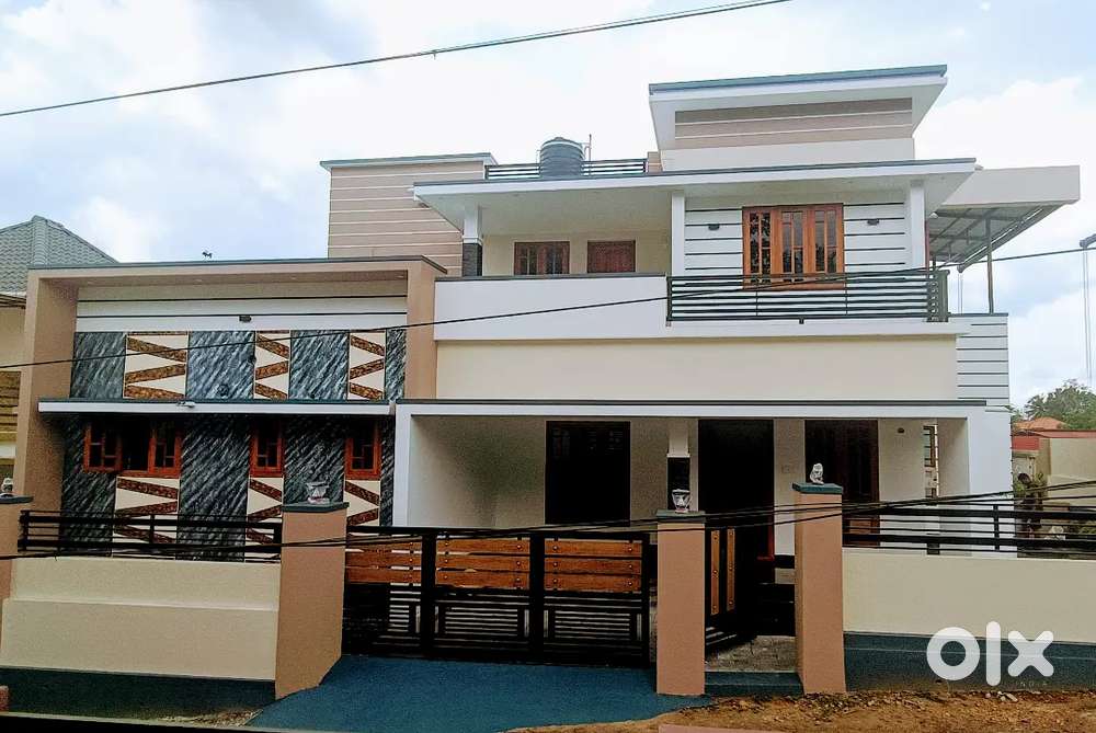 Manarcadu - 5 Cent , 1500 Sqft , 3 Bed Room Attached New House