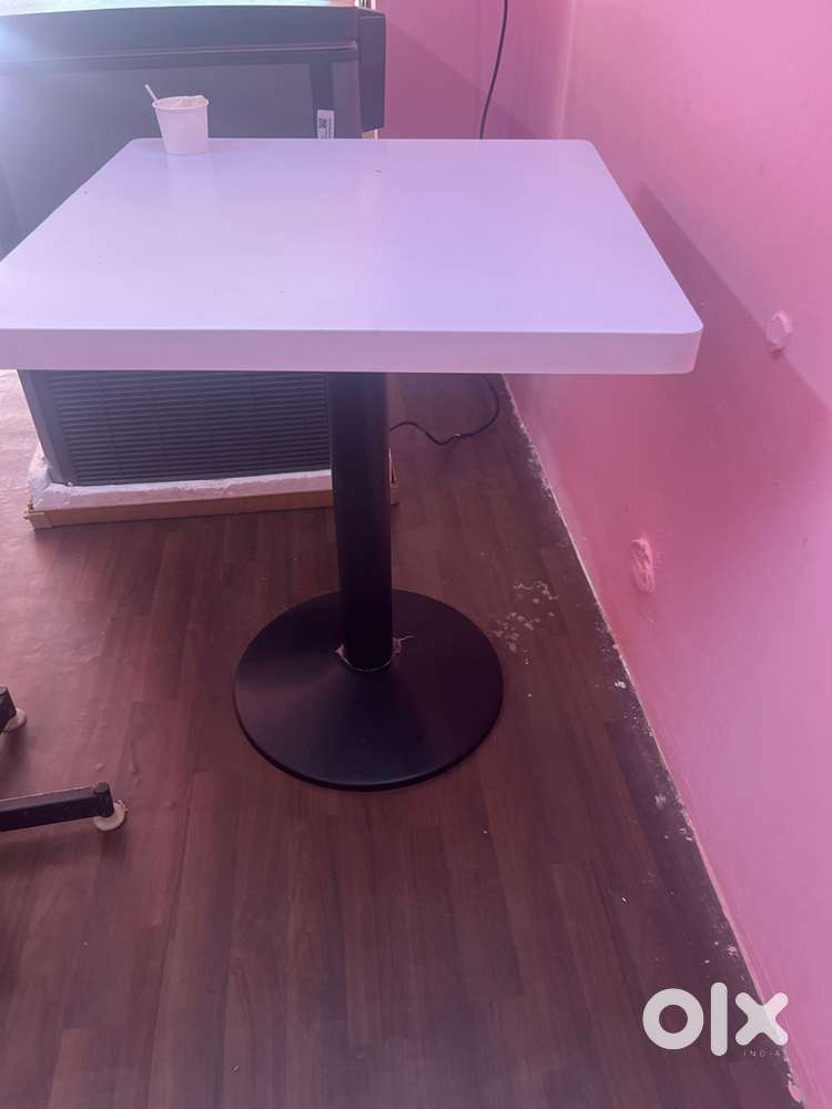 Cafe table and Chairs