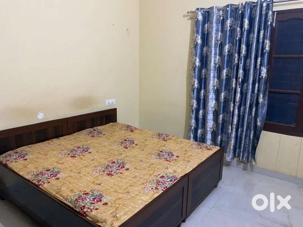 2 sets rooms for rent